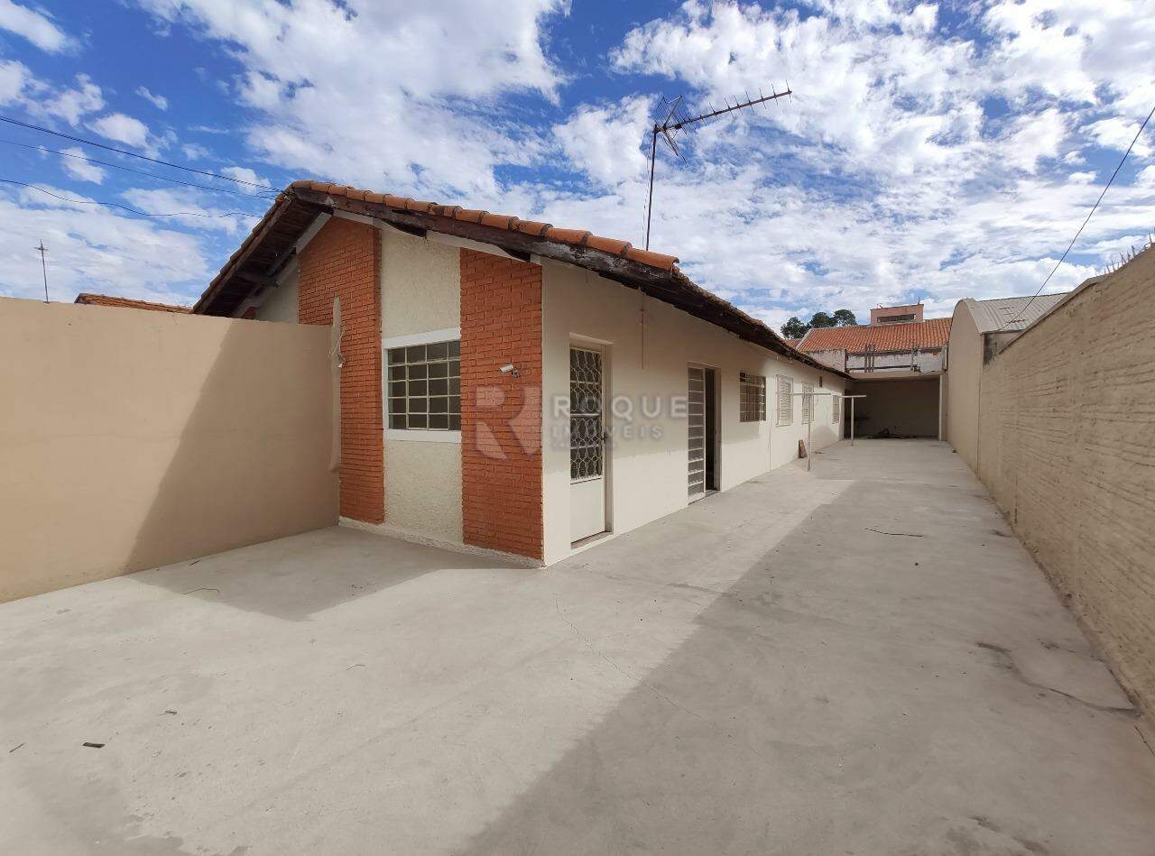Casa Residencial à venda no bairro Gleba Beatriz: Frente