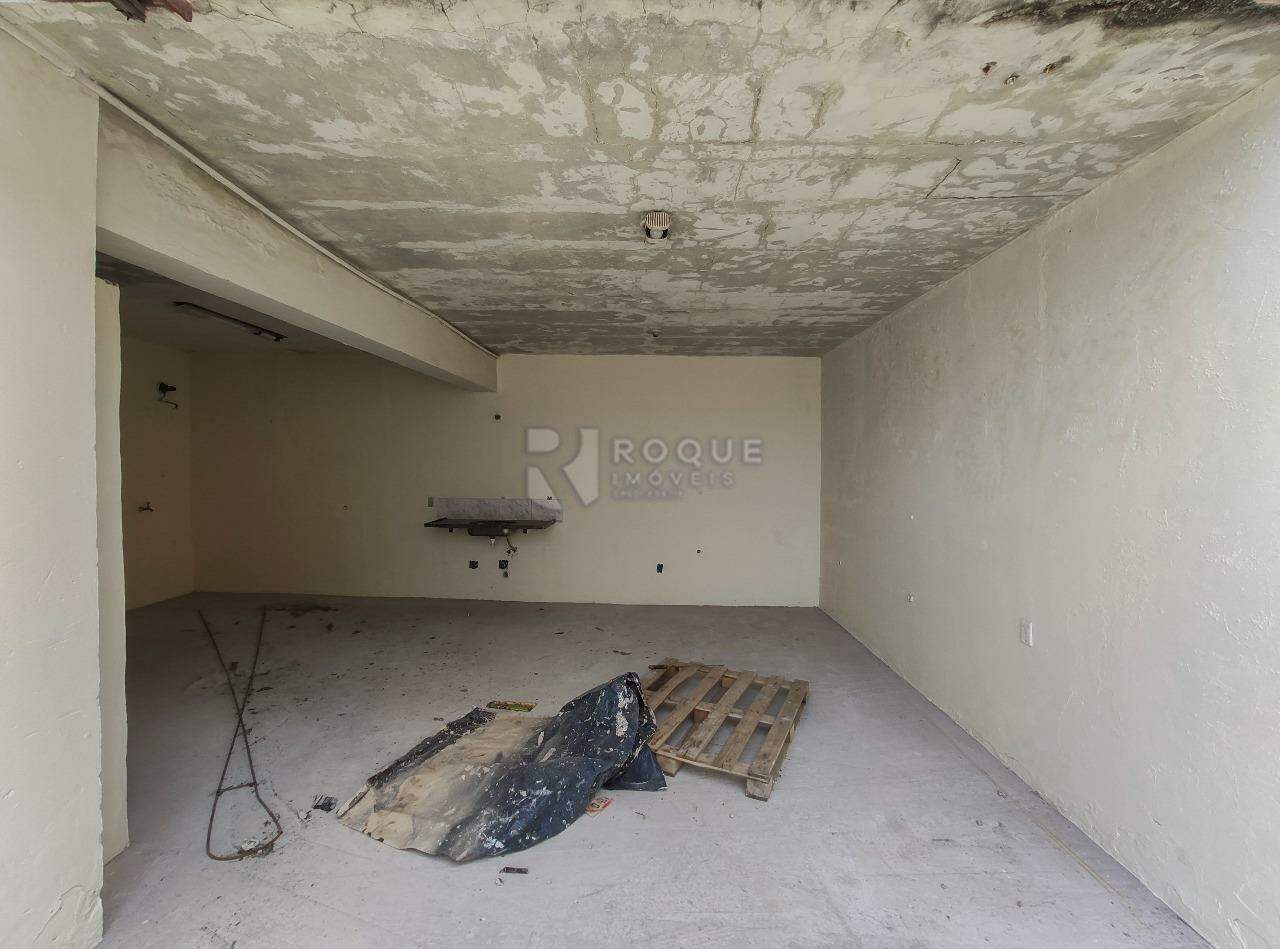 Casa Residencial à venda no bairro Gleba Beatriz: Fundo