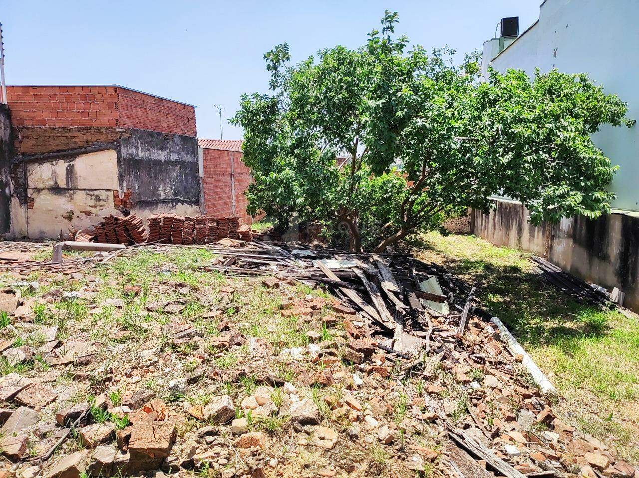 Terreno à venda no bairro Centro: 