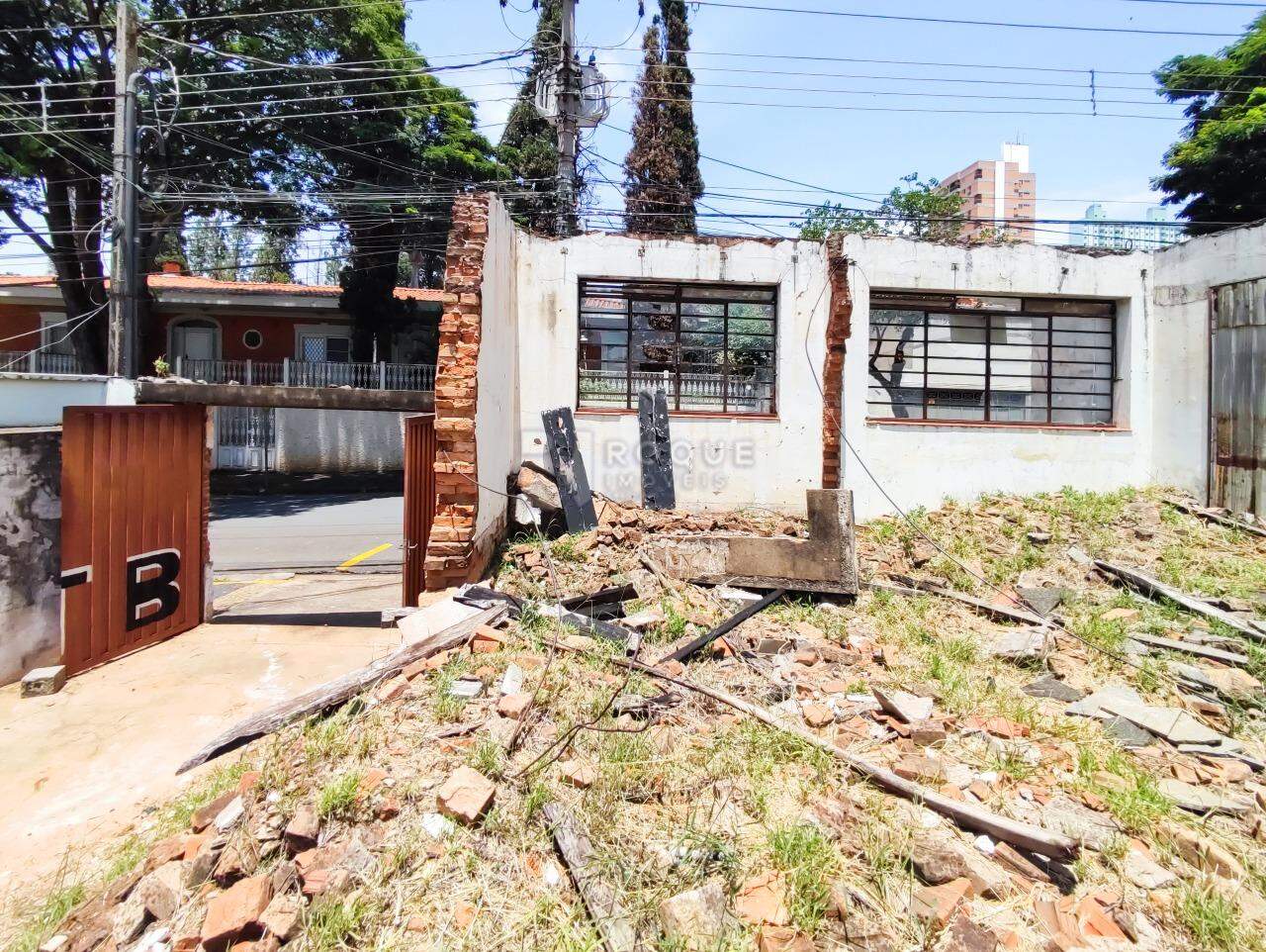 Terreno à venda no bairro Centro: 