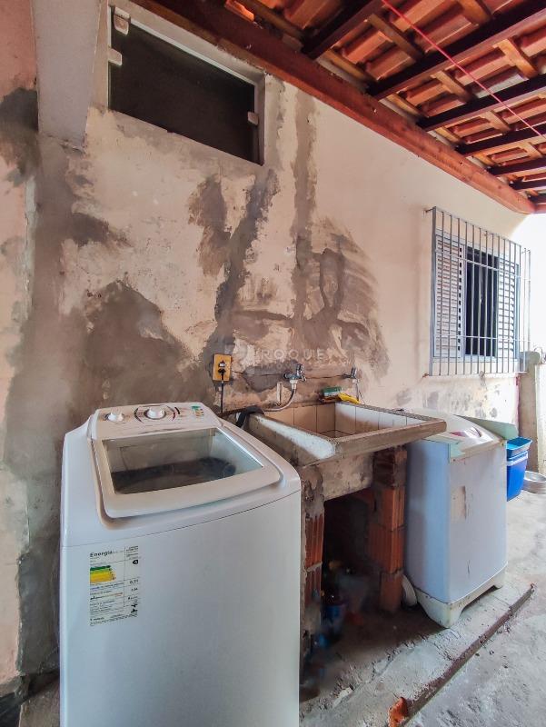 Casa Residencial à venda no bairro Jardim Nova Suiça: LAVANDERIA