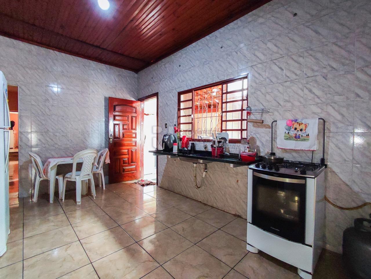 Casa Residencial à venda no bairro Jardim Nova Suiça: COZINHA
