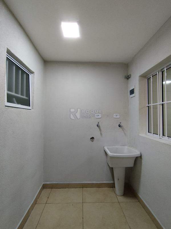 Casa Residencial à venda no bairro Conjunto Habitacional Tancredo Neves: Área de serviço 