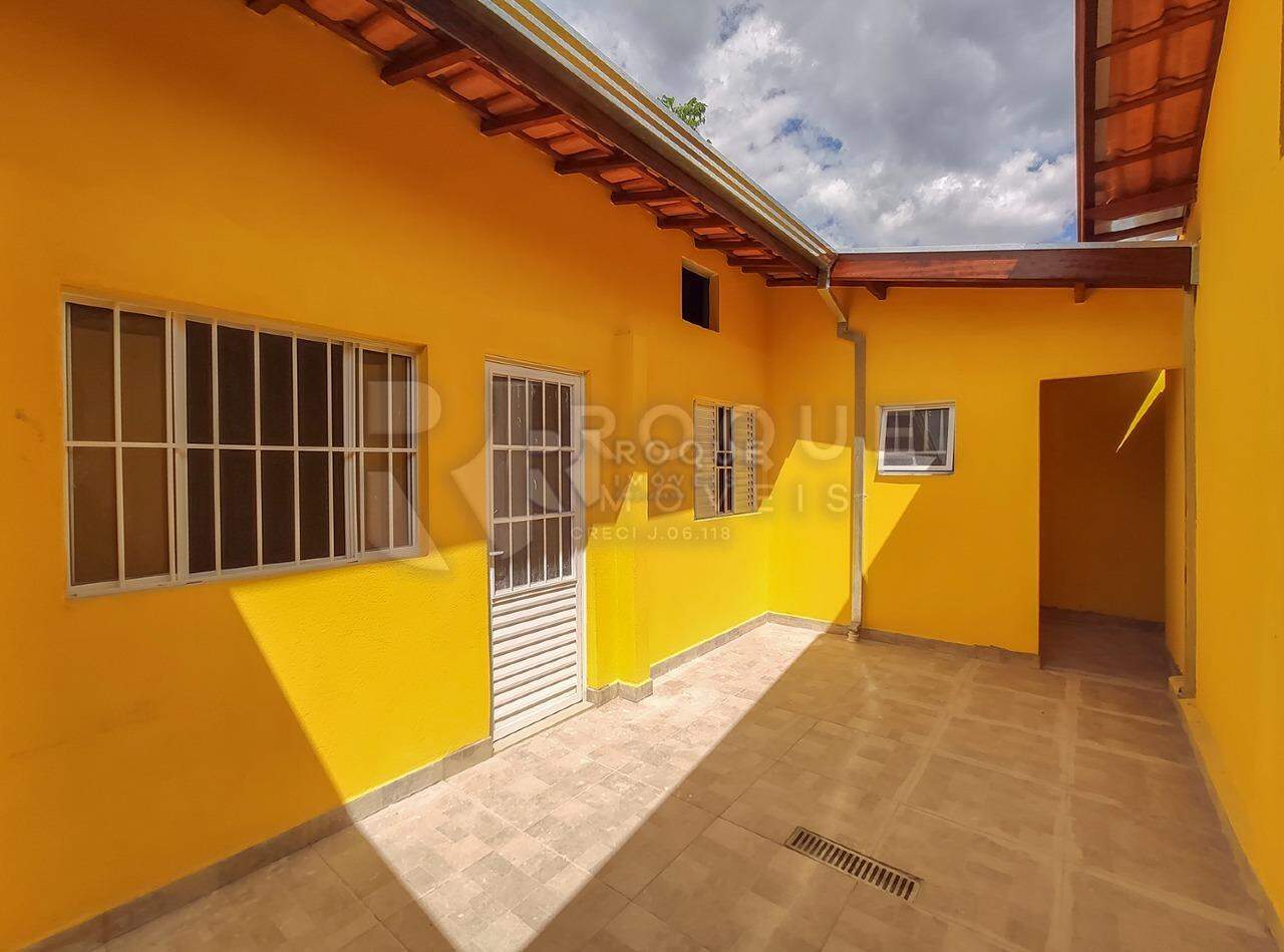 Casa Residencial à venda no bairro Conjunto Habitacional Tancredo Neves: 