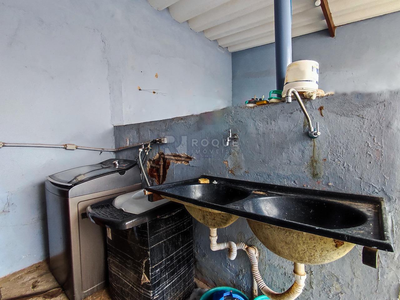 Casa Residencial à venda no bairro Vila Queiroz: LAVANDERIA