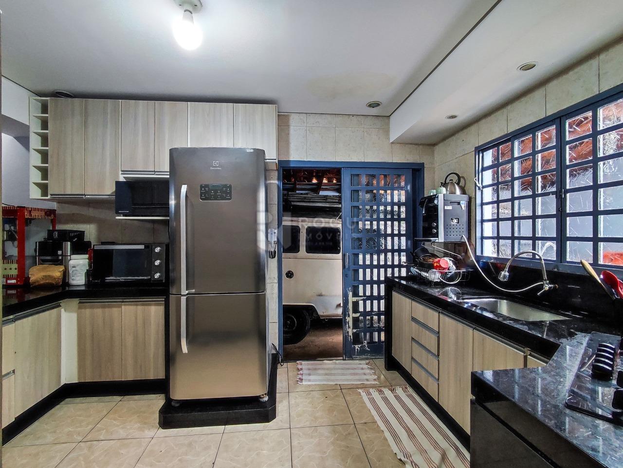 Casa Residencial à venda no bairro Vila Queiroz: COZINHA