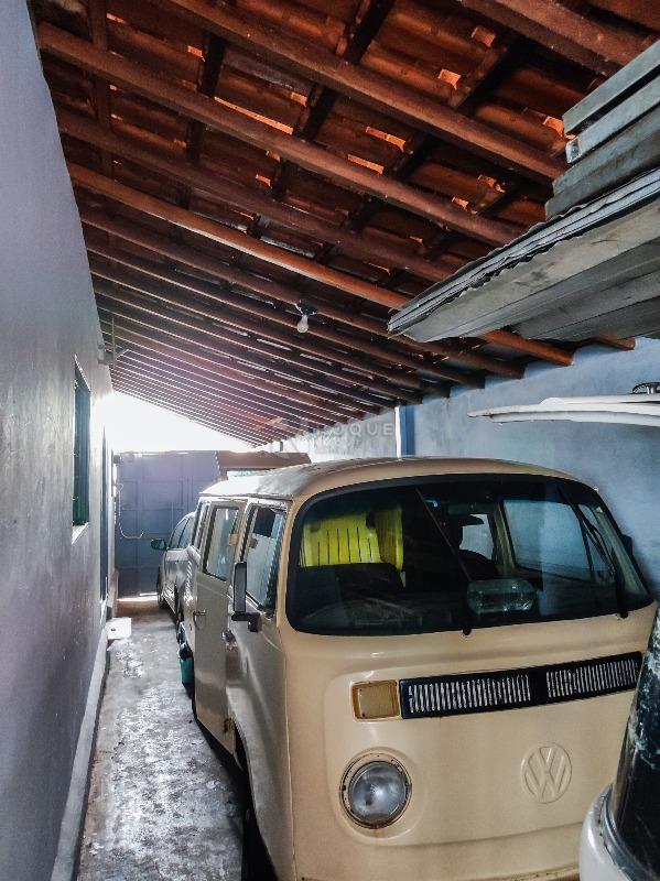 Casa Residencial à venda no bairro Vila Queiroz: GARAGEM