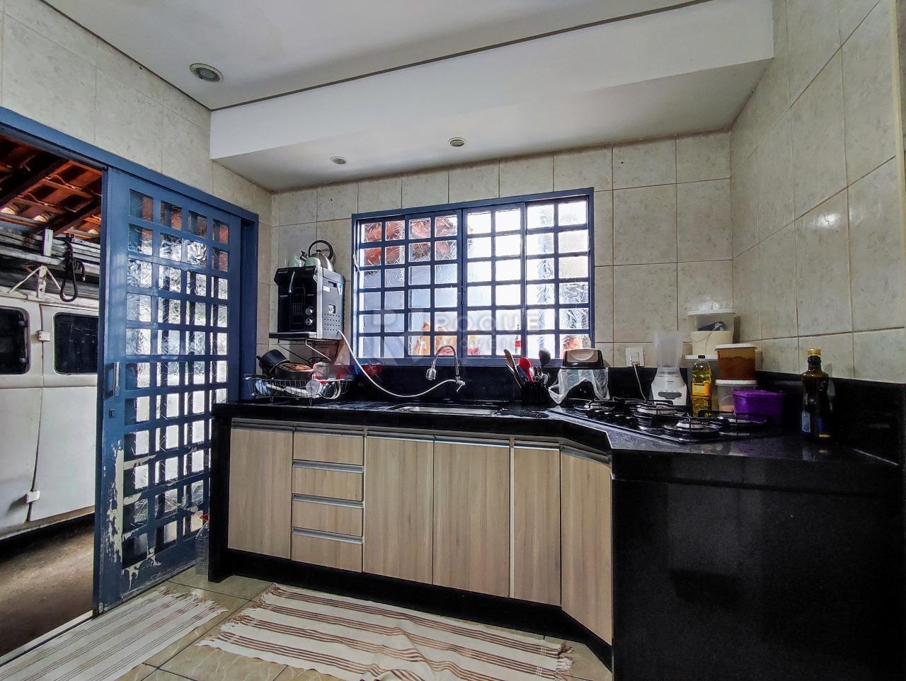 Casa Residencial à venda no bairro Vila Queiroz: COZINHA