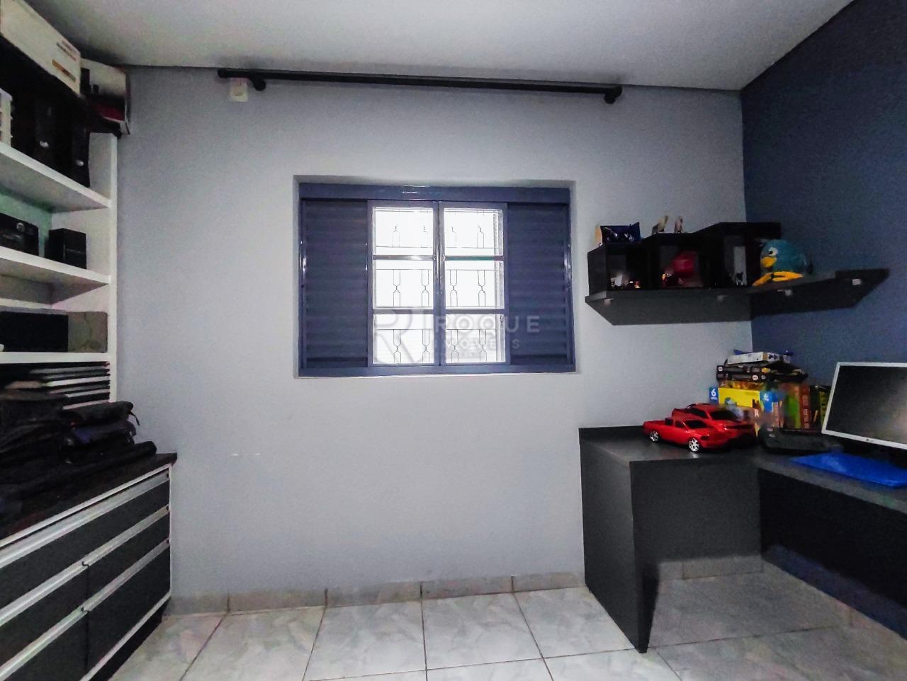 Casa Residencial à venda no bairro Vila Queiroz: DORMITÓRIO 1