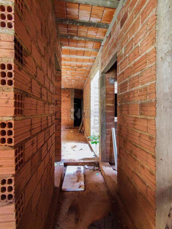 Casa Residencial à venda no bairro Residencial Palmeira Real: CORREDOR INTERNO