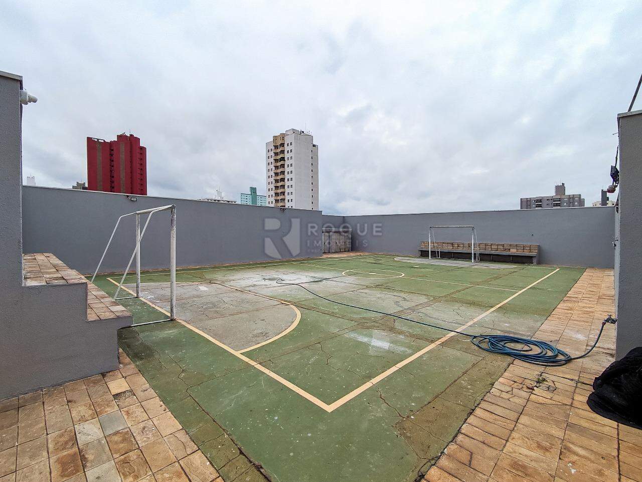 Apartamento à venda no bairro Centro: QUADRA DE FUTEBOL