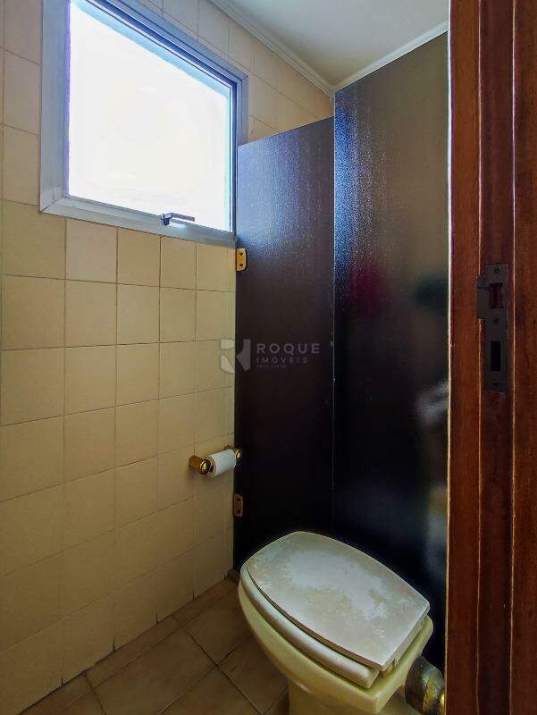 Apartamento à venda no bairro Centro: BANHEIRO SOCIAL