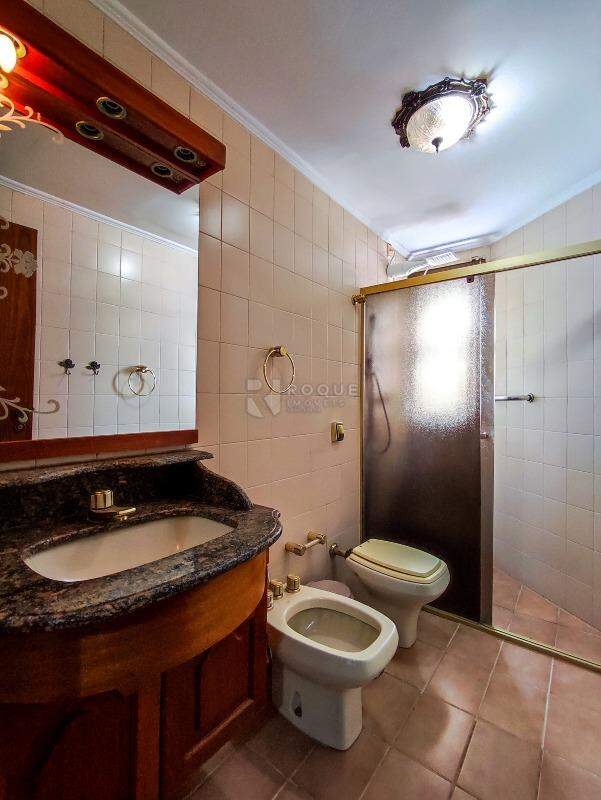 Apartamento à venda no bairro Centro: WC SUÍTE