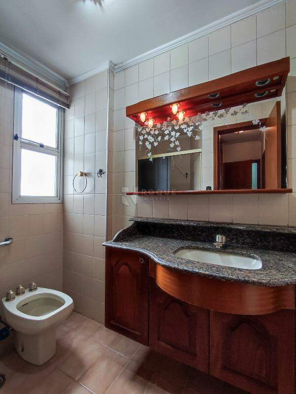 Apartamento à venda no bairro Centro: BANHEIRO SOCIAL