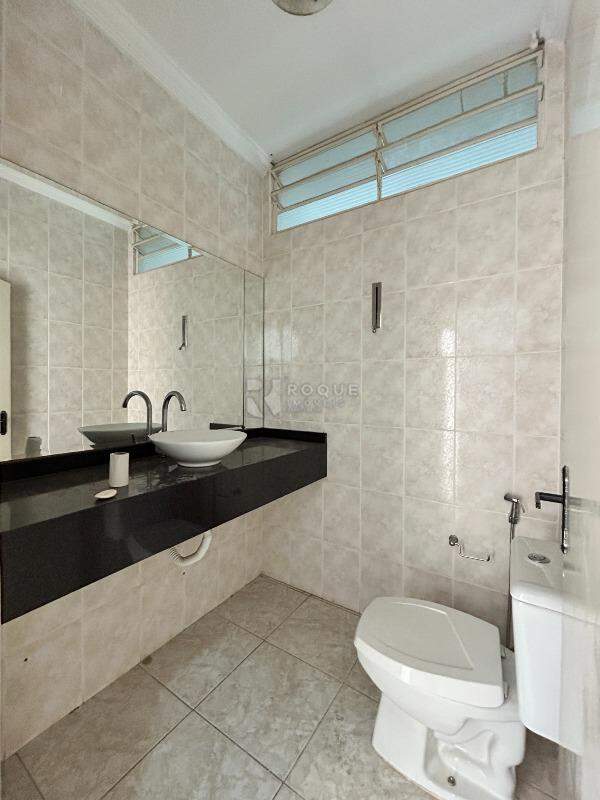 Casa Comercial para aluguel no bairro Jardim Glória: WC social