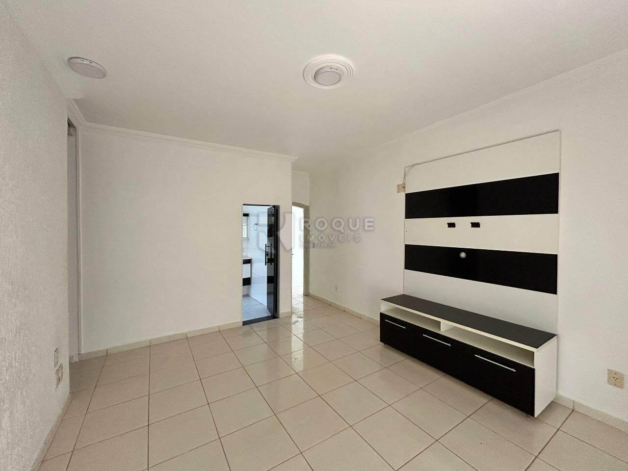Casa Comercial para aluguel no bairro Jardim Glória: Dormitório 1 demi-suíte