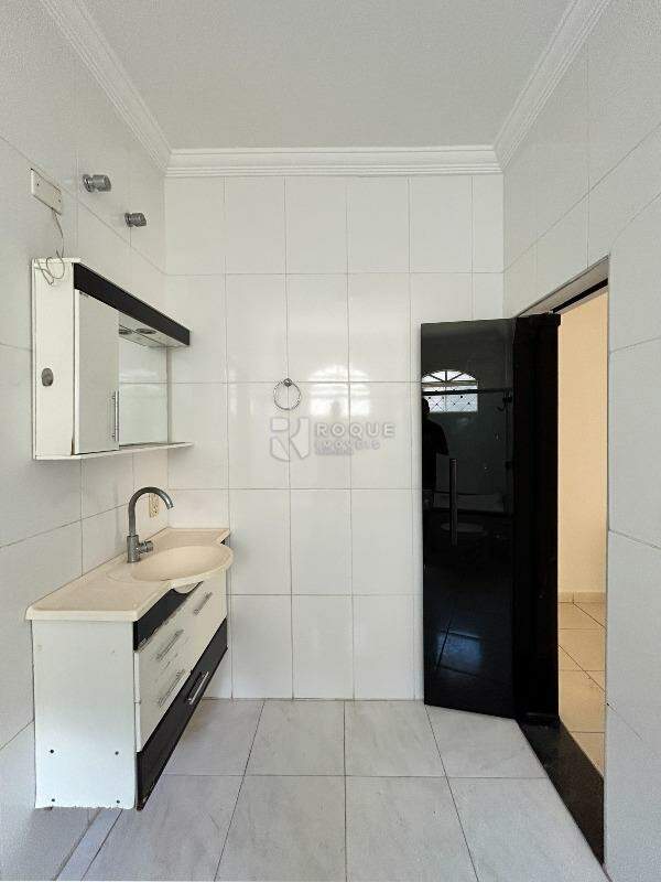 Casa Comercial para aluguel no bairro Jardim Glória: WC demi-suíte