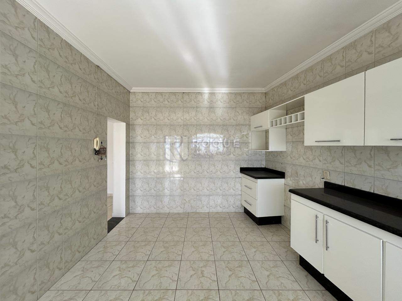 Casa Comercial para aluguel no bairro Jardim Glória: Cozinha