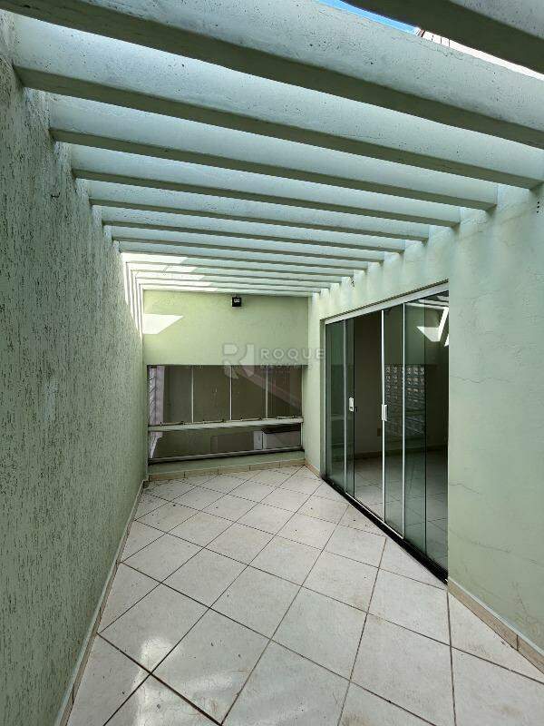 Casa Comercial para aluguel no bairro Jardim Glória: Jardim de inverno