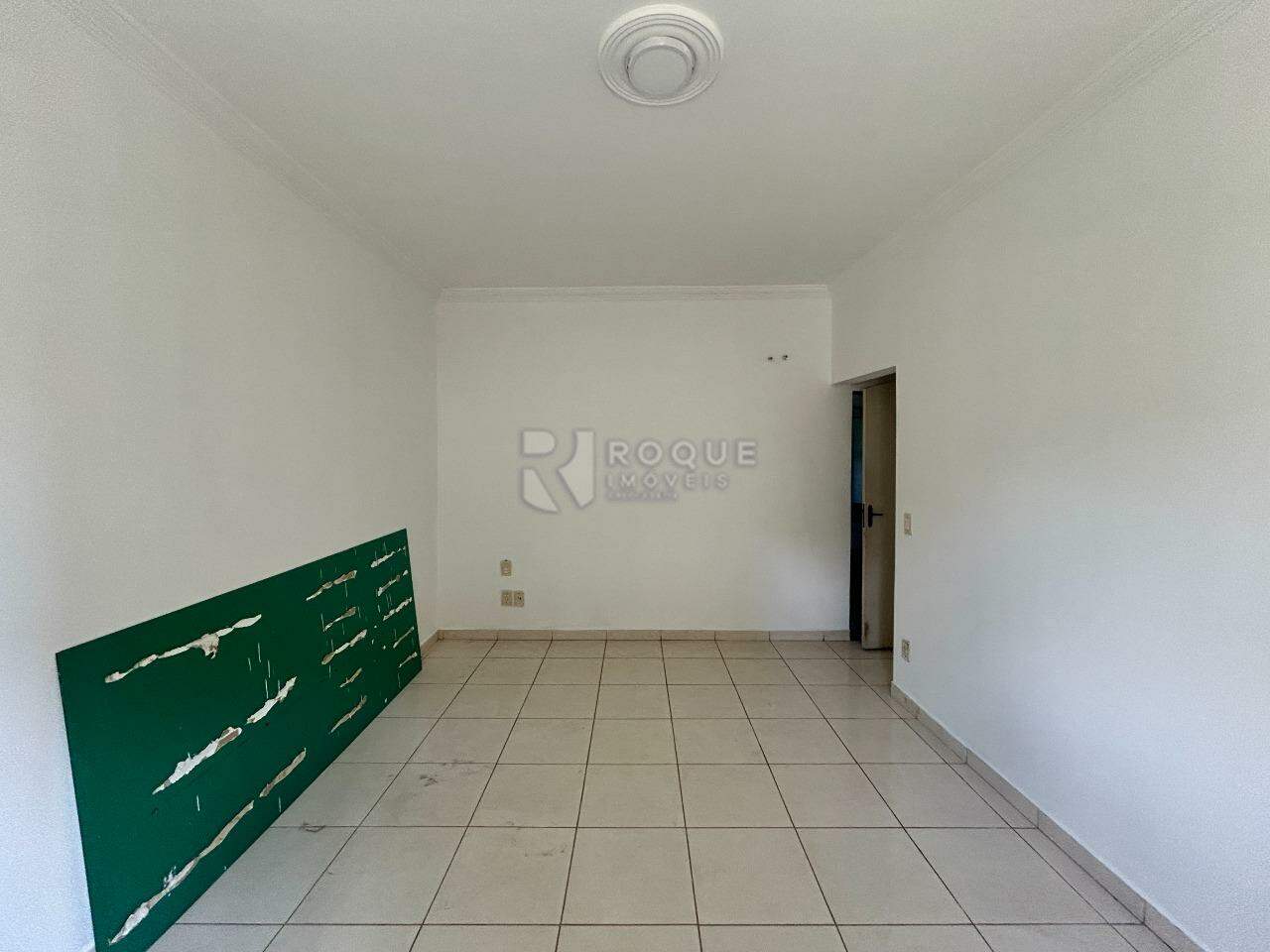 Casa Comercial para aluguel no bairro Jardim Glória: Dormitório 3 suíte