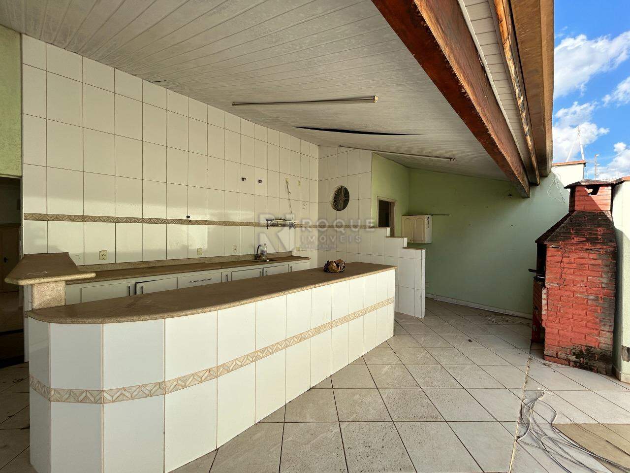 Casa Comercial para aluguel no bairro Jardim Glória: Churrasqueira