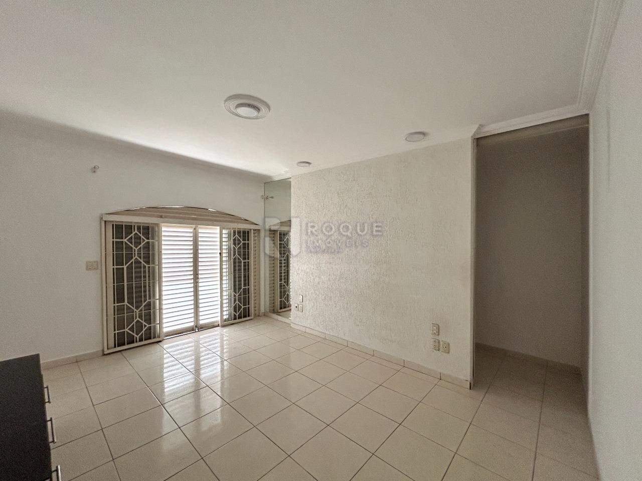 Casa Comercial para aluguel no bairro Jardim Glória: Dormitório 1 demi-suíte