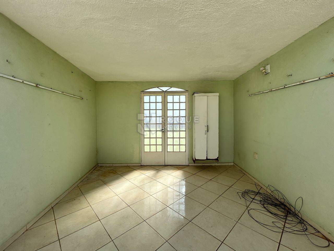 Casa Comercial para aluguel no bairro Jardim Glória: Área de serviço