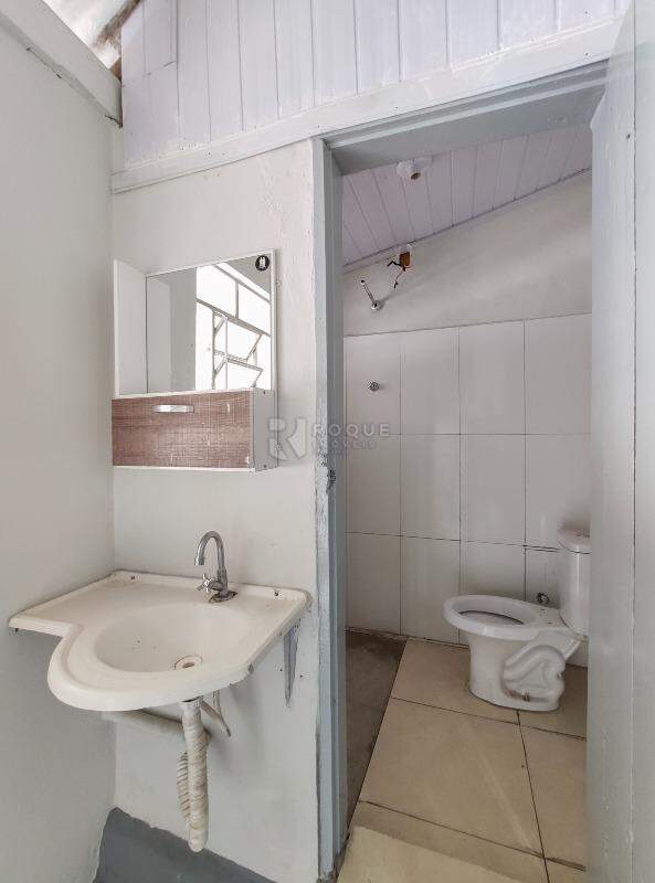 Casa Residencial para aluguel no bairro Vila Queiroz: Lavabo 