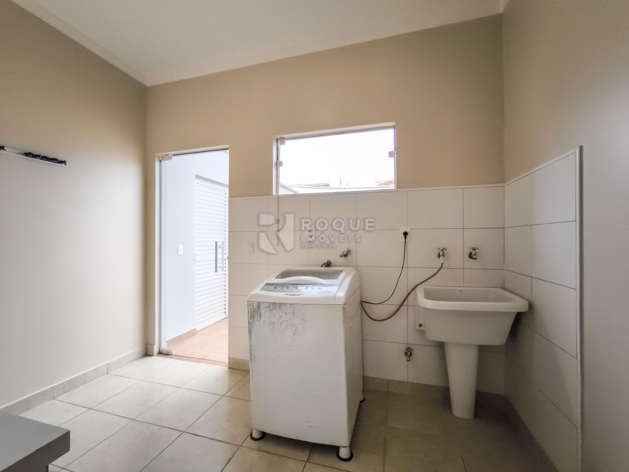 Casa em condomínio à venda no bairro Vila Santa Josefa: LAVANDERIA