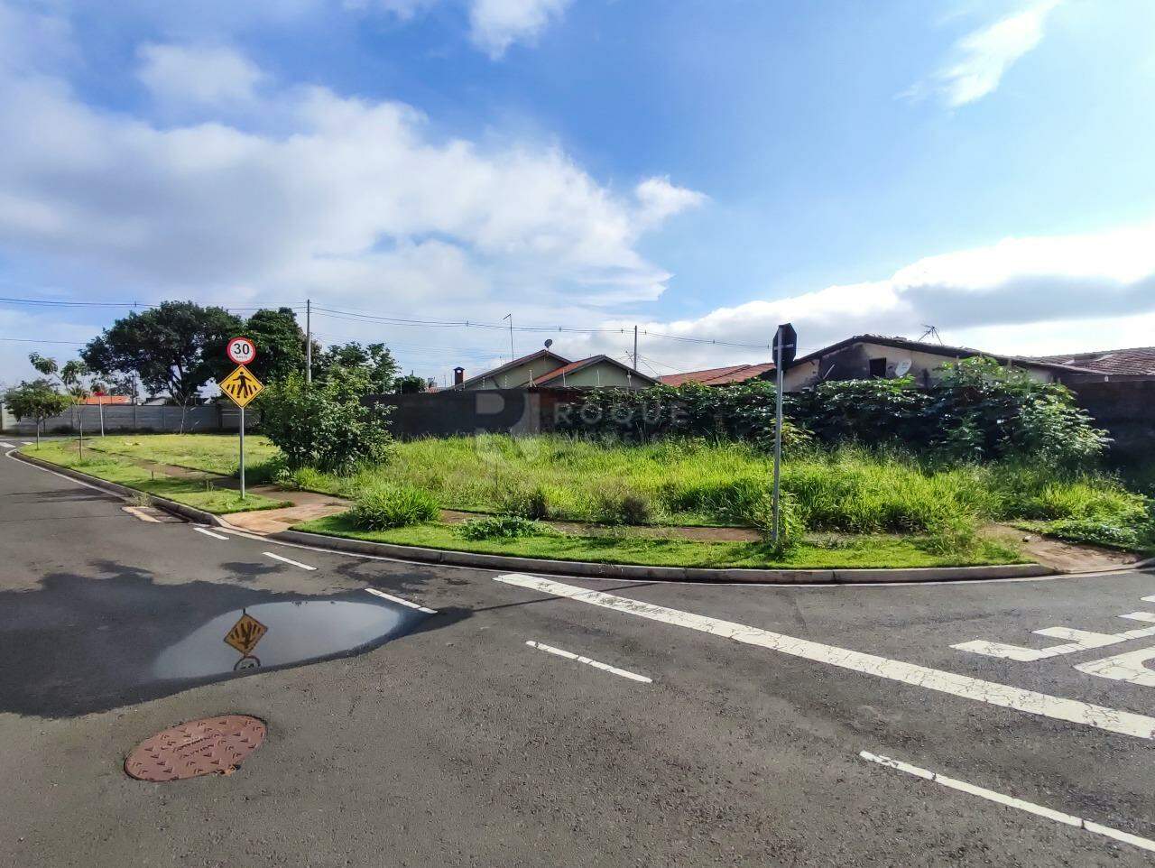 Terreno à venda no bairro Jardim do Lago: 