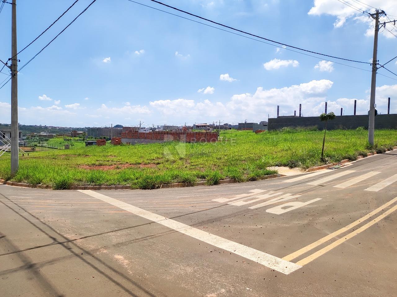 Terreno à venda no bairro Jardim Campo Verde II: 