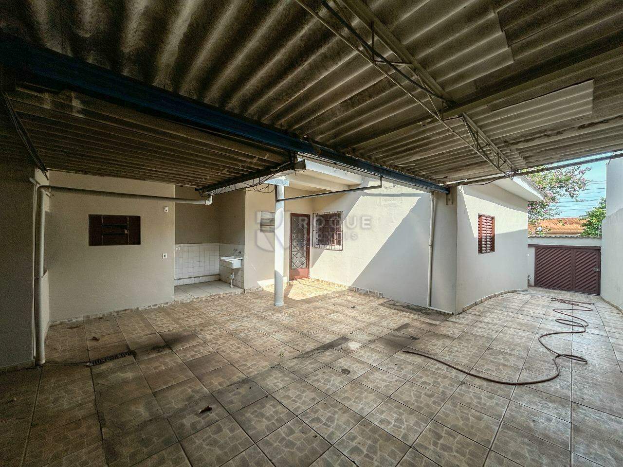 Casa Residencial para aluguel no bairro Jardim Glória: Fundo 