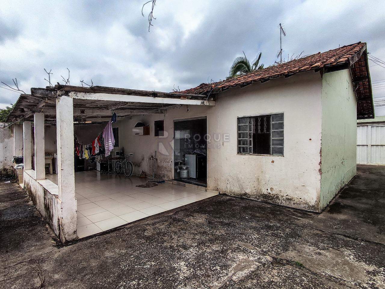 Casa Residencial à venda no bairro Parque Nossa Senhora das Dores: FUNDOS