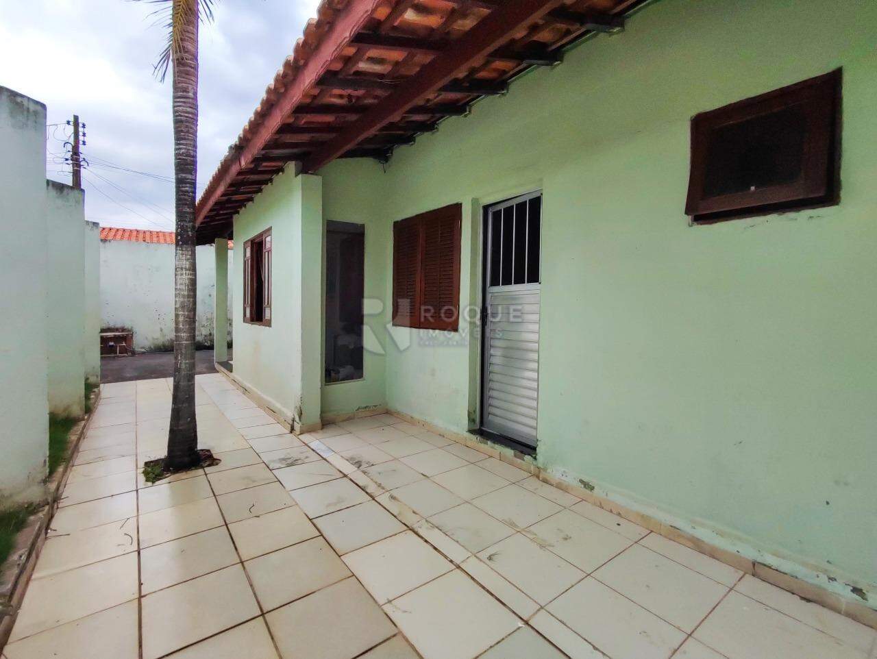 Casa Residencial à venda no bairro Parque Nossa Senhora das Dores: LATERAL EXTERNA