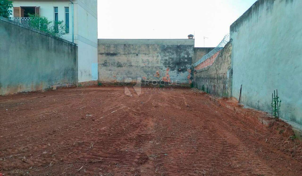 Terreno para aluguel no bairro Jardim Esmeralda: 