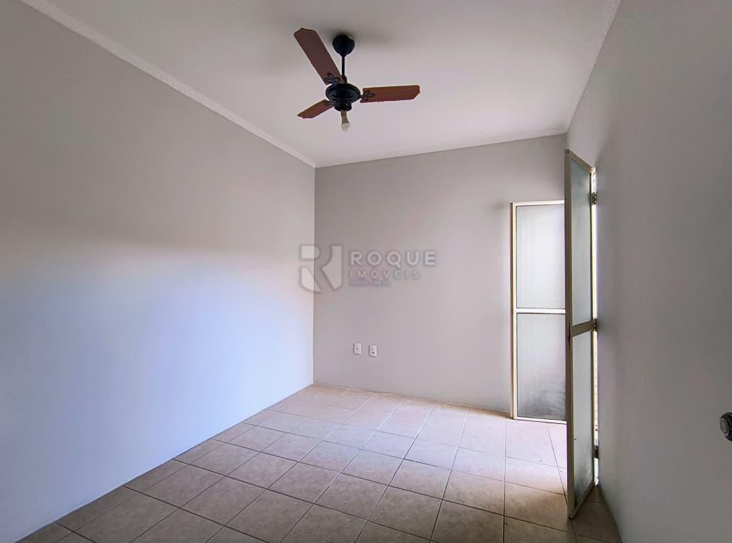 Casa Residencial para aluguel no bairro Vila Cristovam: Dormitório 01