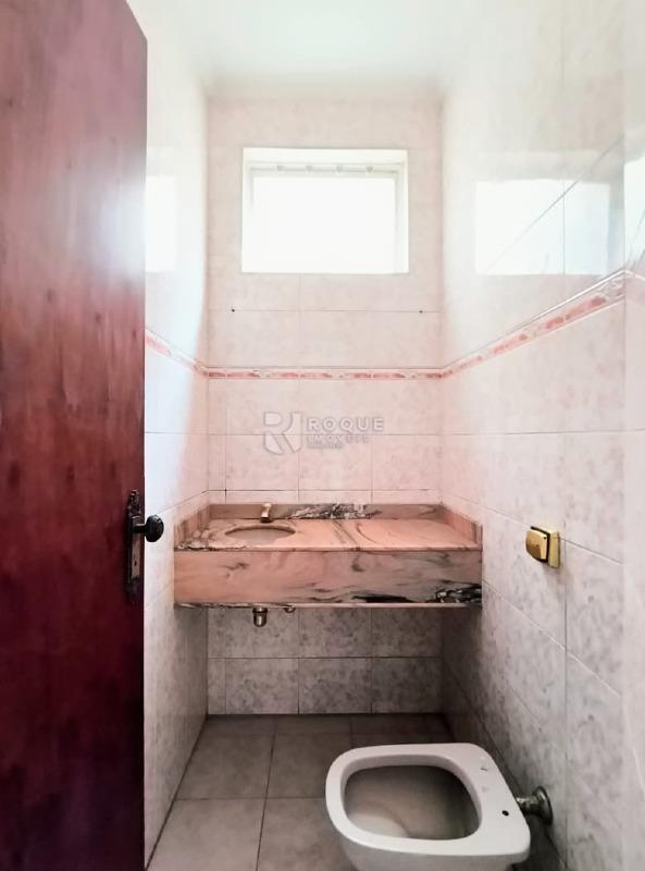 Casa Residencial para aluguel no bairro Vila Cristovam: Wc social