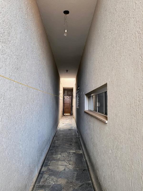 Casa Residencial para aluguel no bairro Vila Cristovam: Corredor