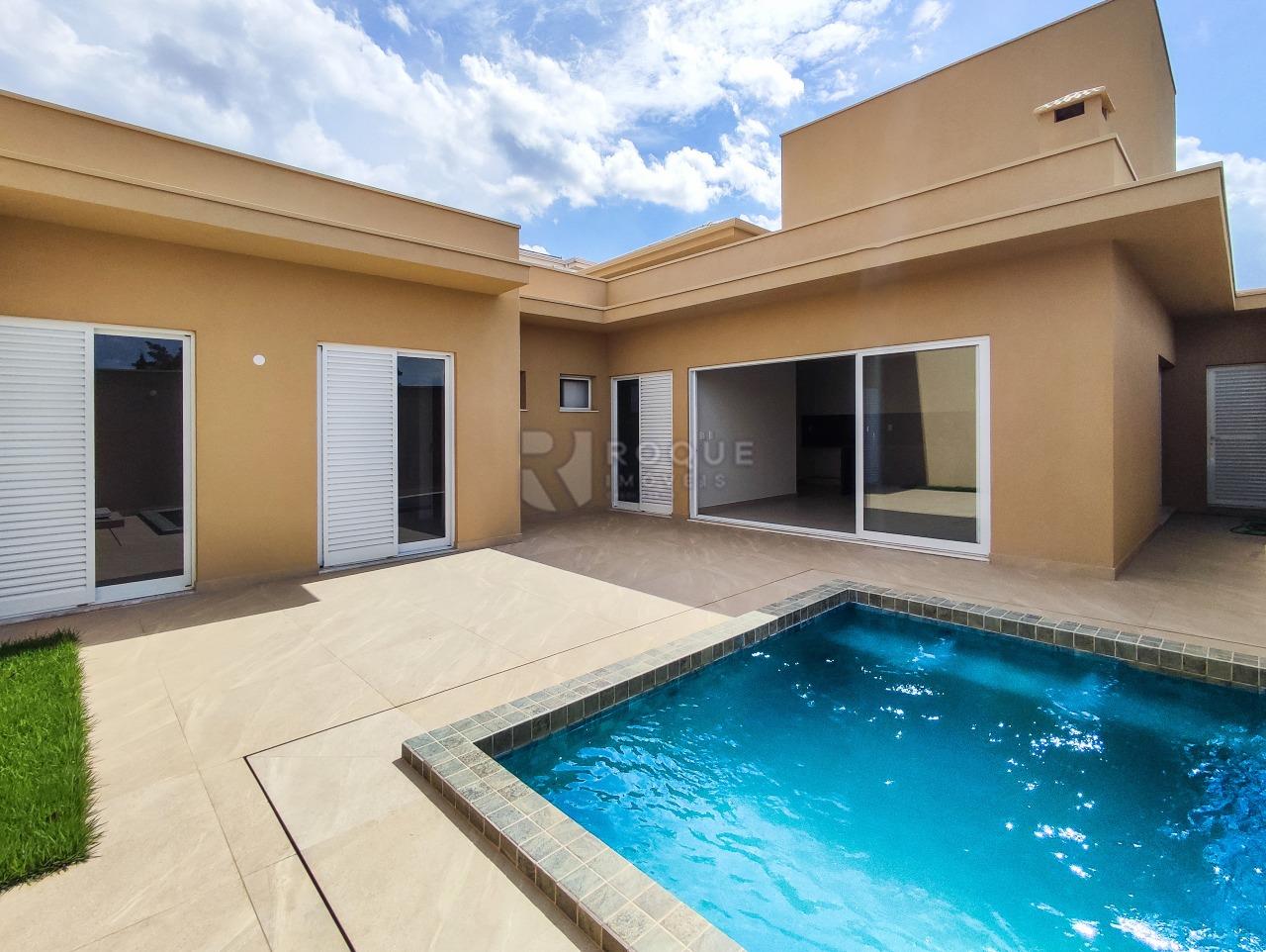 Casa em condomínio à venda no bairro Parque Residencial Roland: ÁREA EXTERNA