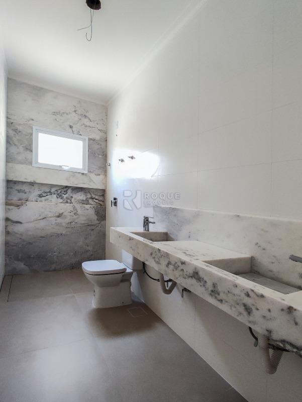 Casa em condomínio à venda no bairro Parque Residencial Roland: WC SUÍTE MASTER