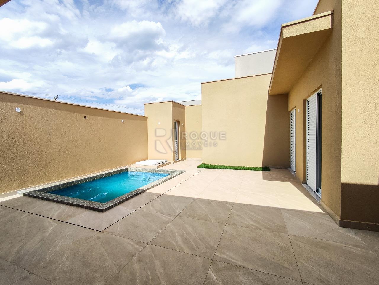 Casa em condomínio à venda no bairro Parque Residencial Roland: ÁREA EXTERNA