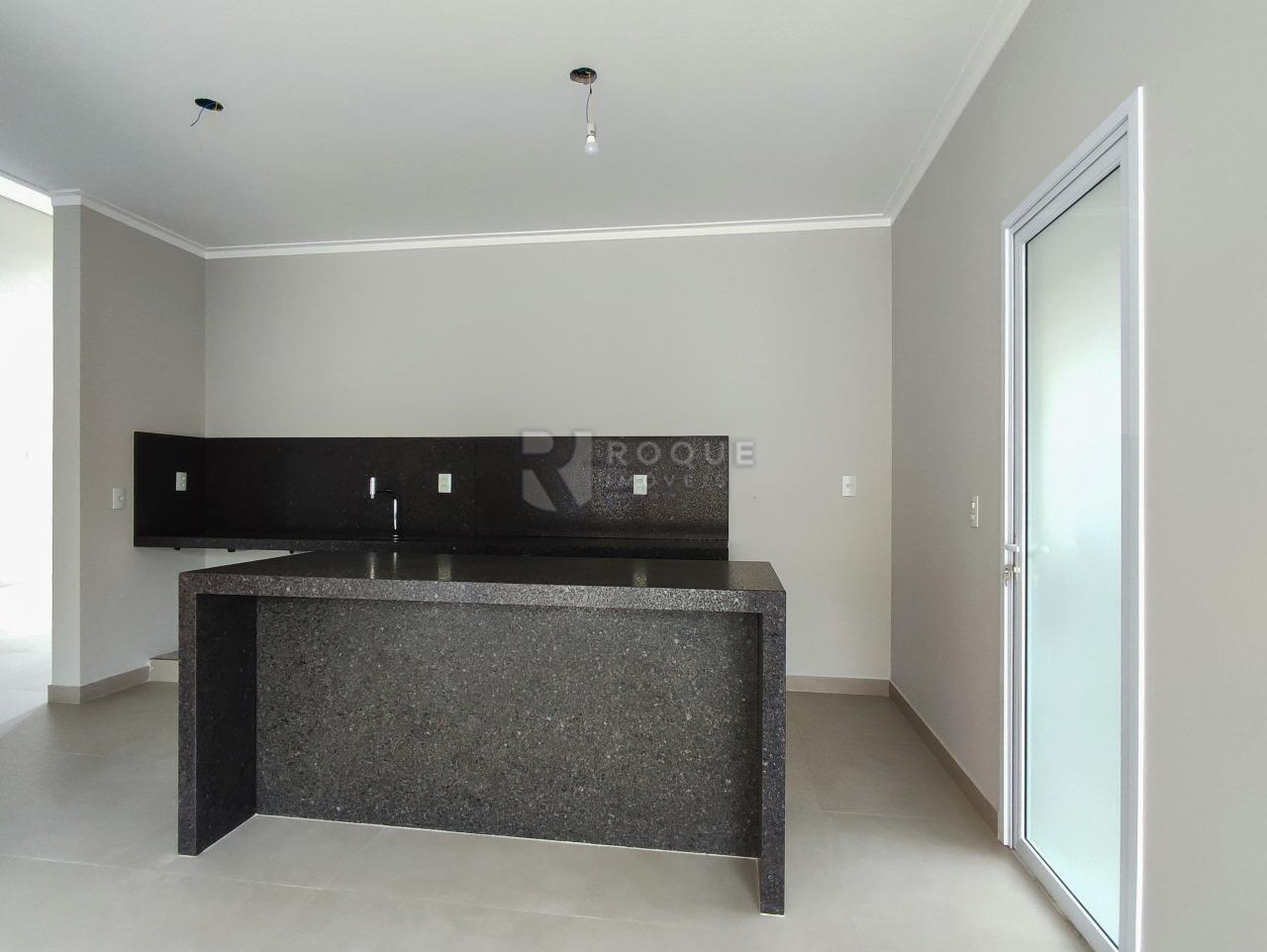 Casa em condomínio à venda no bairro Parque Residencial Roland: COZINHA