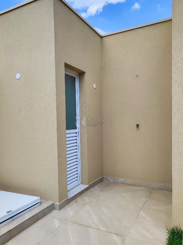 Casa em condomínio à venda no bairro Parque Residencial Roland: BANHEIRO SOCIAL