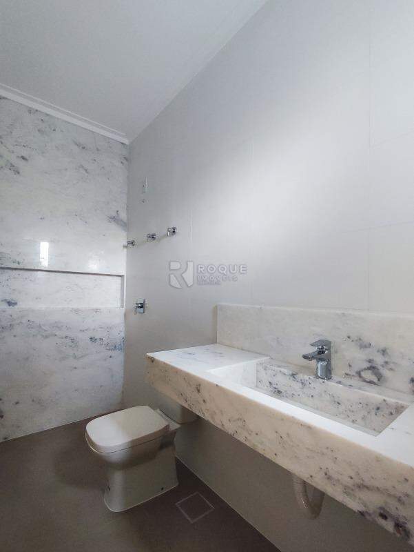 Casa em condomínio à venda no bairro Parque Residencial Roland: WC SUÍTE 2