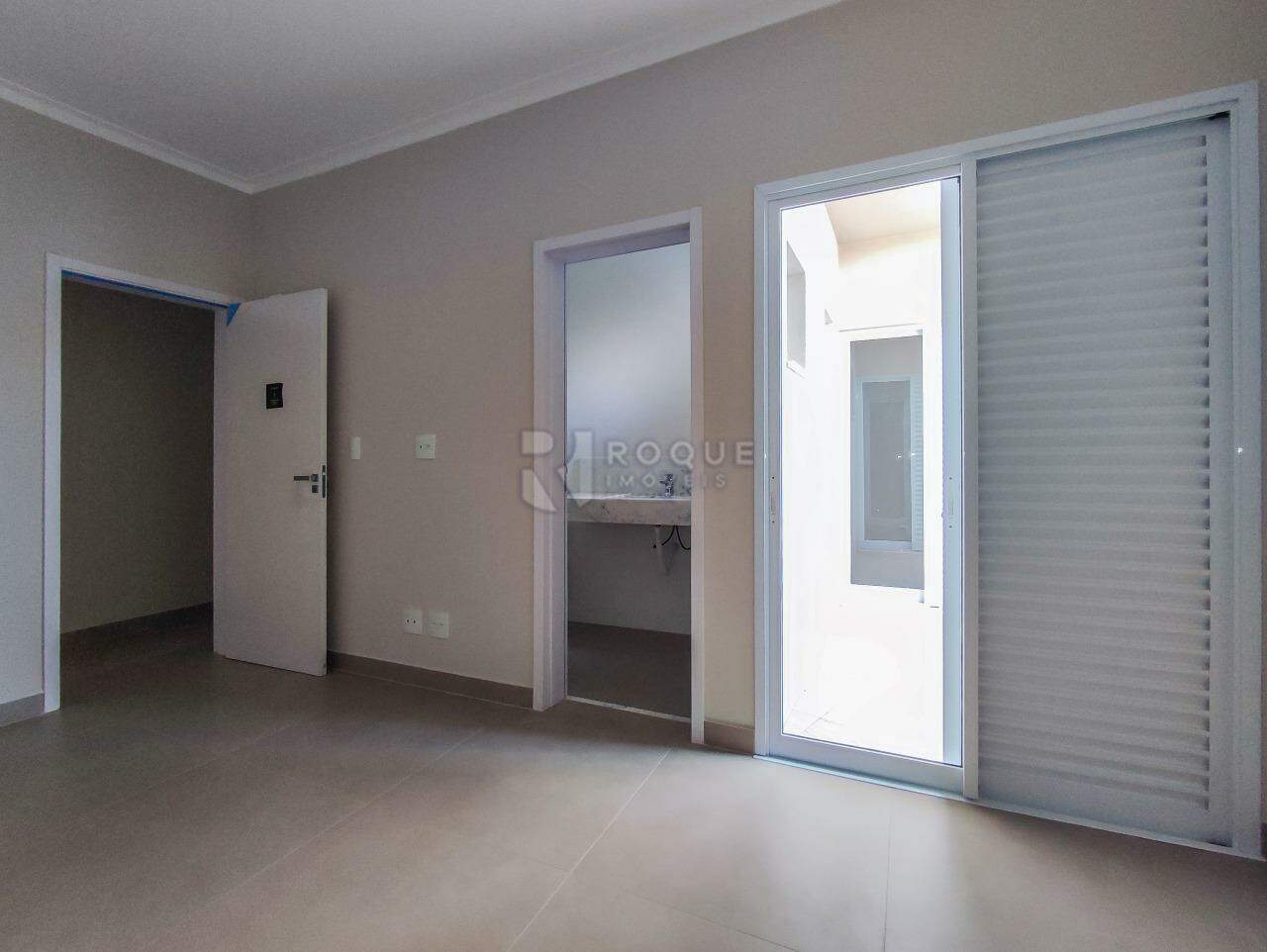 Casa em condomínio à venda no bairro Parque Residencial Roland: SUÍTE 2