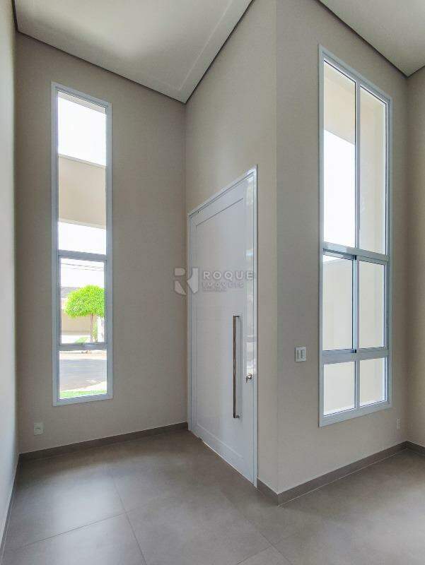 Casa em condomínio à venda no bairro Parque Residencial Roland: HALL DE ENTRADA