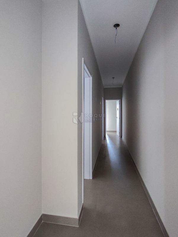 Casa em condomínio à venda no bairro Parque Residencial Roland: CORREDOR INTERNO