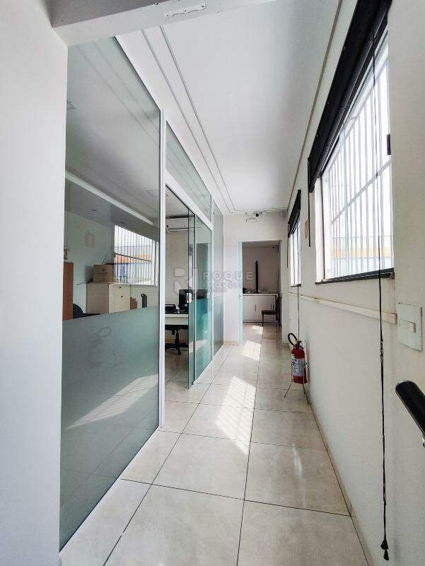 Prédio Comercial à venda no bairro Jardim Porto Real IV: CORREDOR INTERNO