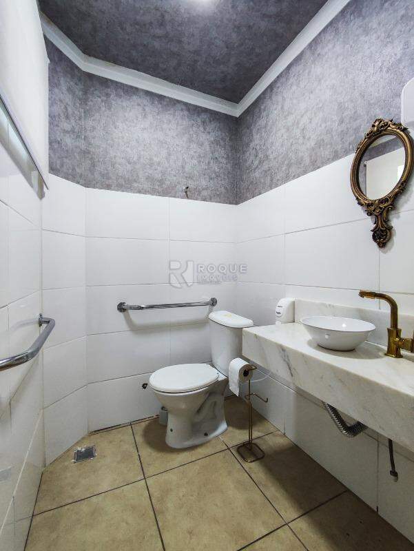 Prédio Comercial à venda no bairro Jardim Porto Real IV: LAVABO