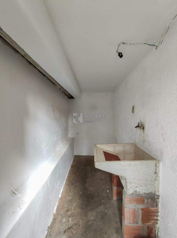 Casa Residencial para aluguel no bairro Jardim Nova Europa: Área de serviço / fundo 